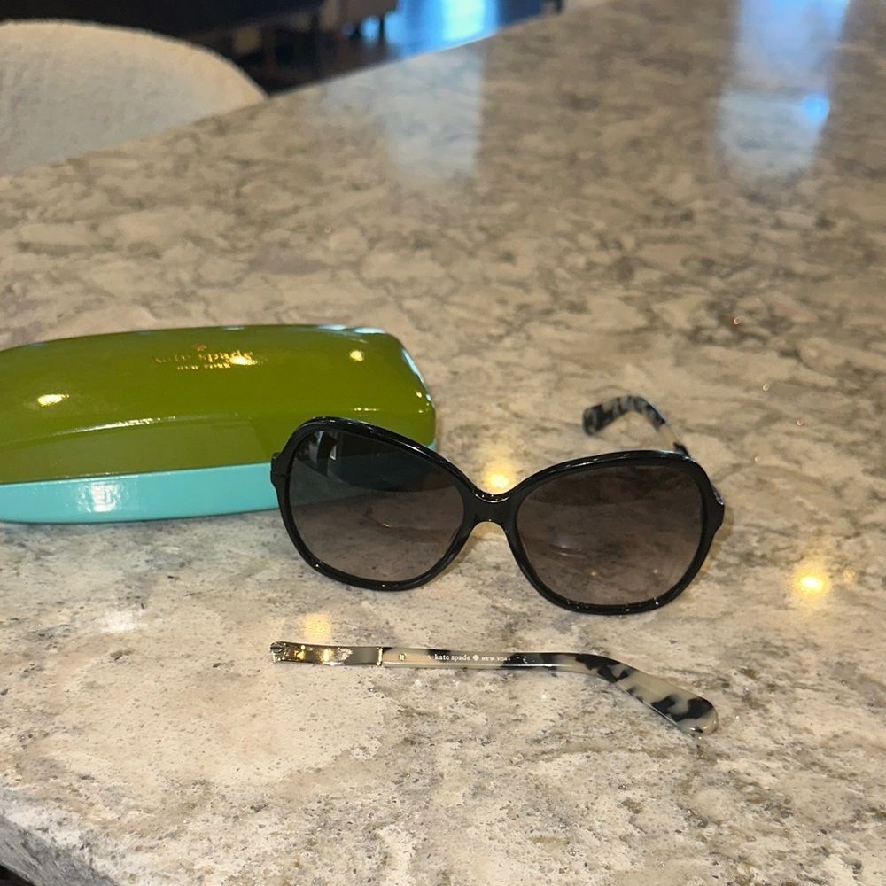 Kate Spade Women’s Sunglasses Black/Tortoise Arms w/ Case – Broken Hinge Repair